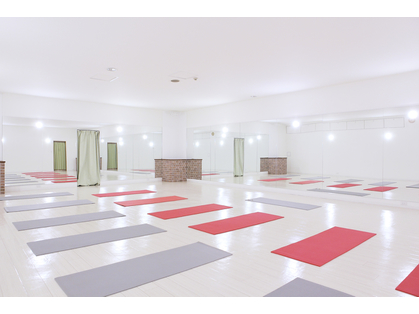 ホットヨガラウンジ LooP 新栄【ループ】